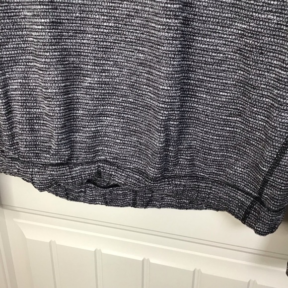 Lululemon Healthy Heart Pullover in Coco Pique Black White Size 8. - Picture 6 of 7